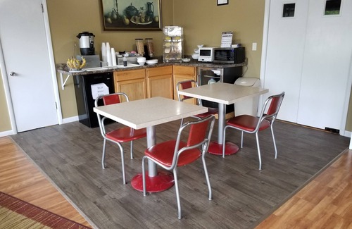 Marshfield Hotel | Simplicity Inn