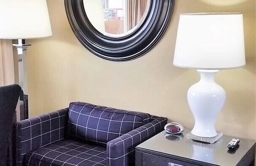 Marshfield Hotel | Simplicity Inn