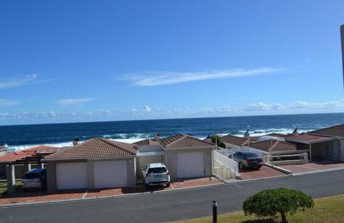 Westcliff Apartment | Simplicity with an ocean view 200