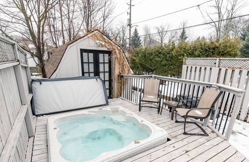 Watertown Apartment | Simply Comfort. Stylish Hamilton House 3Br HOT TUB