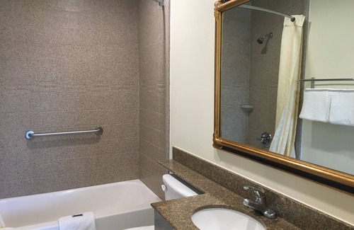 Arlington Hotel | Simply Home Inn & Suites