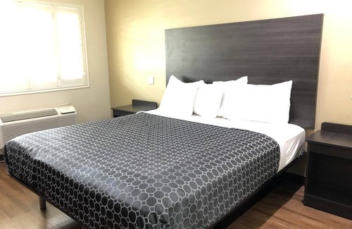 Arlington Hotel | Simply Home Inn & Suites