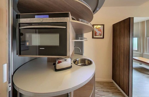 West Kensington House | Simply Rooms & Suites