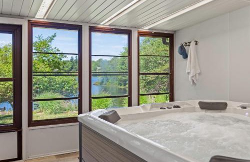 Long Pond House | Simply Shores by AvantStay Private Beach Dock Lake Overlook