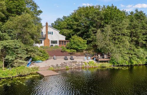 Long Pond House | Simply Shores by AvantStay Private Beach Dock Lake Overlook