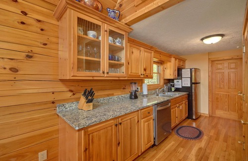 Black Bear Falls Cabin | Simply the Best - Amazing Views, Spacious Decks! 10% off 7 nt stay-High Mt Lodge