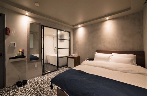 Jamsil-dong Hotel | Sincheon MW