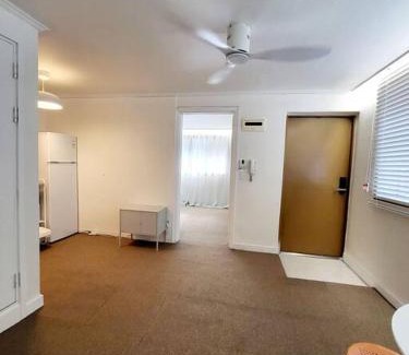 Sinchon-dong Apartment | Sinchon Station Line 2 Exit 3 and 4 min three-room hongdae