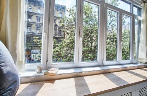 Jozsefvaros Apartment | Singer Apartment | Budapest