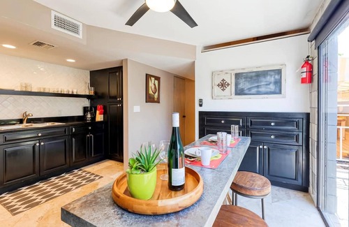Hendricks and Venice Isles Apartment | Singer House on the Water