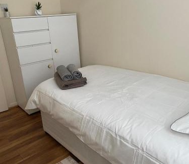 Vassall House | Single and doubles rooms close to central London