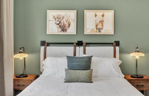 Vista Apartment | Single Bedroom - Queen Size. Heart of Downtown Vista