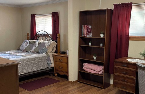 Oxford Cabin | Single Family Cabin