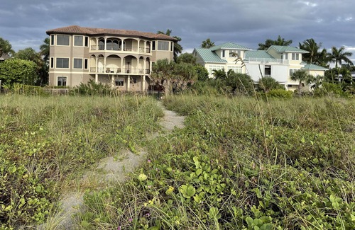 Siesta Key House | Single-Family Home on Turtle Beach Sarasota