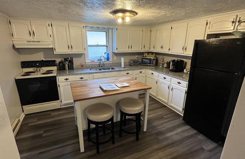 Millville House | Single Level, 3 Bedroom Home In Between Harper's Ferry & Casino.