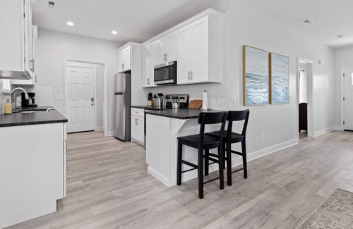Rossville House | Single level 3BR ranch with an EV charger!