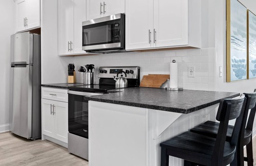 Rossville House | Single level 3BR ranch with an EV charger!