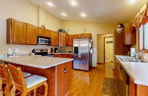 New Lisbon House | Single-level family-friendly home with large yard, WiFi & central AC