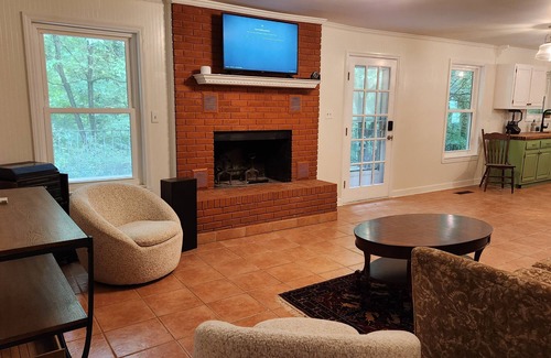 Walland House | Single level Smoky Mountain Getaway! Kid AND Grandparent friendly.