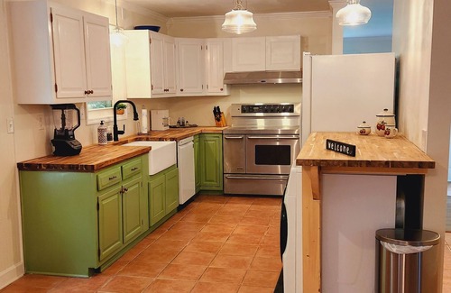 Walland House | Single level Smoky Mountain Getaway! Kid AND Grandparent friendly.