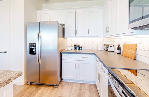 Prescott Valley House | Single level snowbird-friendly home with fenced backyard, washer/dryer, WiFi