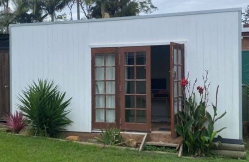 Fennell Bay Cabin | Single Room Cabin With Shower and Toilet, Separate Camp Kitchen and Laundry