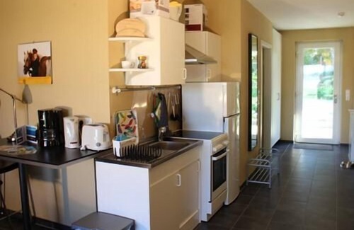 Windeby Apartment | Single room-Economy-Ensuite with Bath-Kalatifa