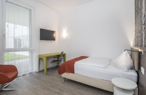 Itzling Bed & Breakfast | Single room, shower, WC - Eco Suite Hotel