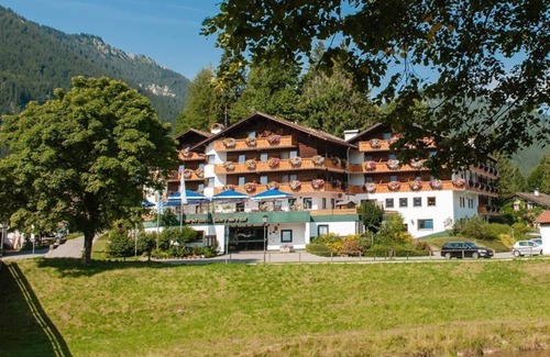 Oberammergau House | Single Room with Shower - Parkhotel Sonnenhof