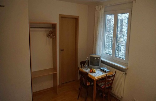 Unterwiehre-Nord House | Single room with shower and WC