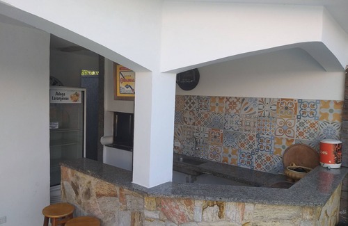 Jardim Centenario House | Single storey beach house with swimming pool and barbecue 30 meters from the beach