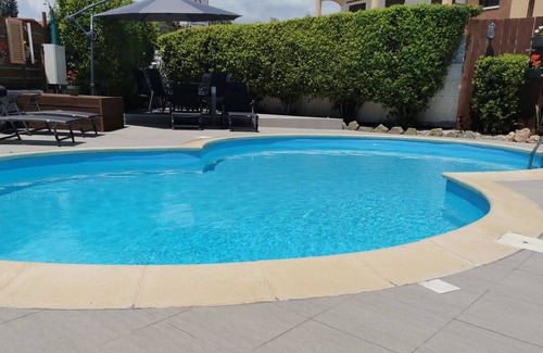 Anarita House | Single storey bungalow with a pool, ideal for couples or family relaxation!