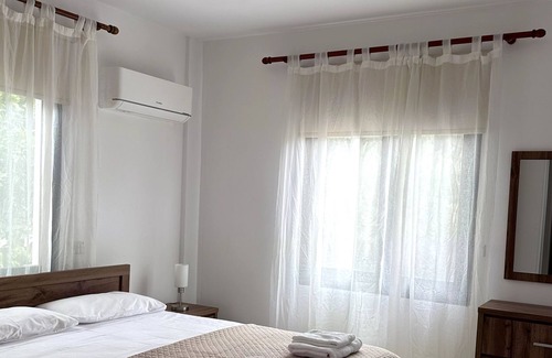 Anarita House | Single storey bungalow with a pool, ideal for couples or family relaxation!