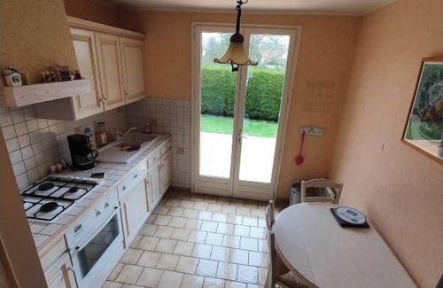 Bernieres-sur-Mer Apartment | Single storey house with enclosed garden 600 m from Bernières sur mer beach