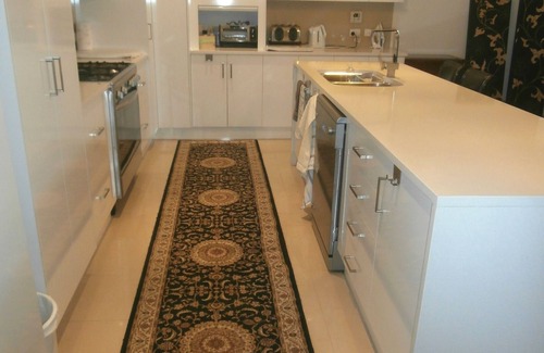 Glenelg North House | Single Storey Luxury Home Great Quiet Location 1.3 kms walk to Jetty Rd Shopping