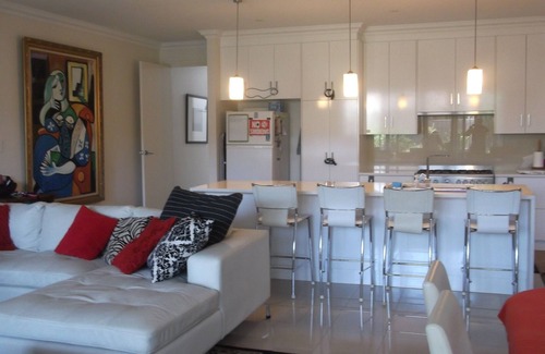 Glenelg North House | Single Storey Luxury Home Great Quiet Location 1.3 kms walk to Jetty Rd Shopping