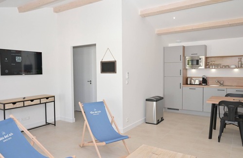 Saint Vivien House | Single-story house with private parking and air conditioning