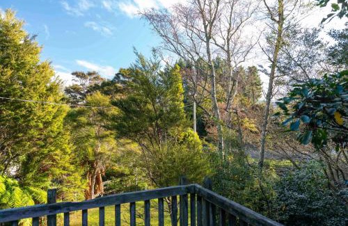 Turangi House | Singlee - Turangi Holiday Home