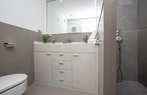 Penya-roja Apartment | SingularStays Oceanografico II