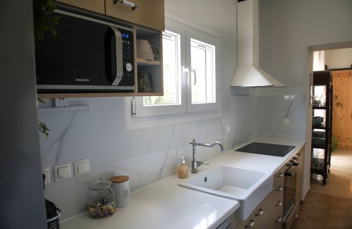 Petaleia Cottage | Sinies Cottage is a traditional 2 floor stone house