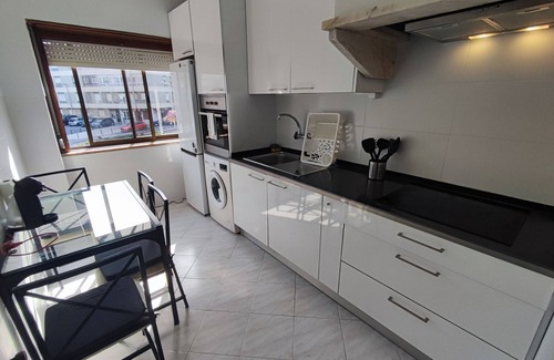 Massama Apartment | Sintra, T3 with terrace in Massamá, Queluz, Sintra
