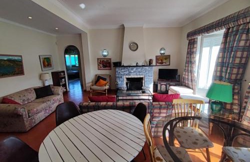 Banzao House | Sintra, traditional rustic V4 house in Colares, Sintra