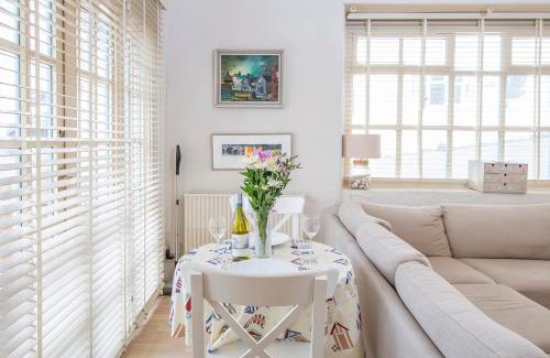 Little Haven House | Siop Yr Hen Gigydd