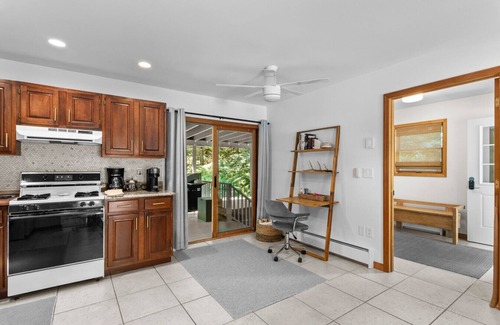 Highmount Cottage | Sip & Soak in the Heart of the Catskills