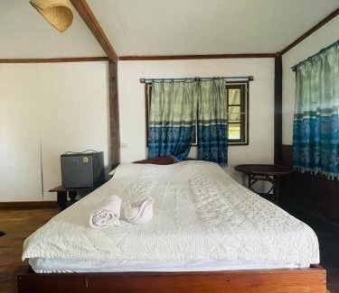 Salavan Province House | Sipasert Guesthouse-Tadlo