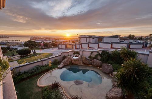 Humewood Bed & Breakfast | Sir Roys at the Sea