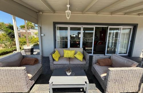Humewood Bed & Breakfast | Sir Roys at the Sea