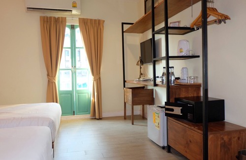 San Chao Pho Suea Hotel | Siri Poshtel Bangkok