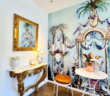 Bad Aussee Apartment | Sissis Paradies Appartement mit Balkon & Flussblick- Das Alpenzeit im Zentrum mit Parkplatz