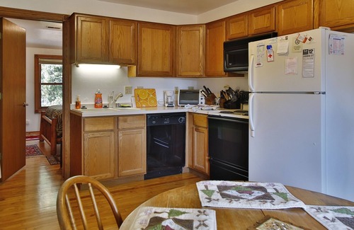 Sister Bay House | Sister Bay Parkview Beach Cottage #2